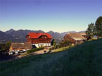 Karintia: Medve-lesen a Stanahofban ****