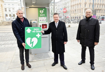 Defibrillátorok a bécsi telefonfülkékben