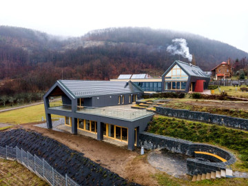 Palócföld peremén, az erdő szélén várja a kirándulókat az Év Turistaháza, a Somoskői Kirándulóközpont Palócföld peremén, az erdő szélén várja a kirándulókat az Év Turistaháza, a Somoskői Kirándulóközpont