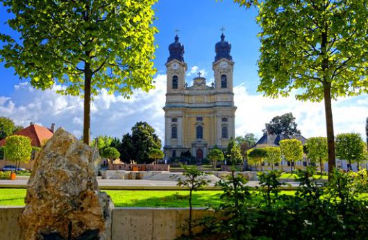 A hazai díszvendég: Győr és Pannonhalma