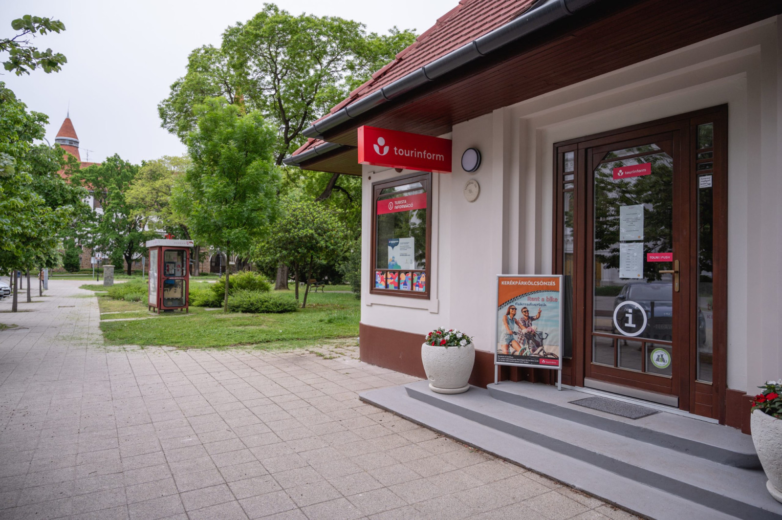 Szállást keresel Kecskeméten? Kérdezd a Tourinform Irodát!