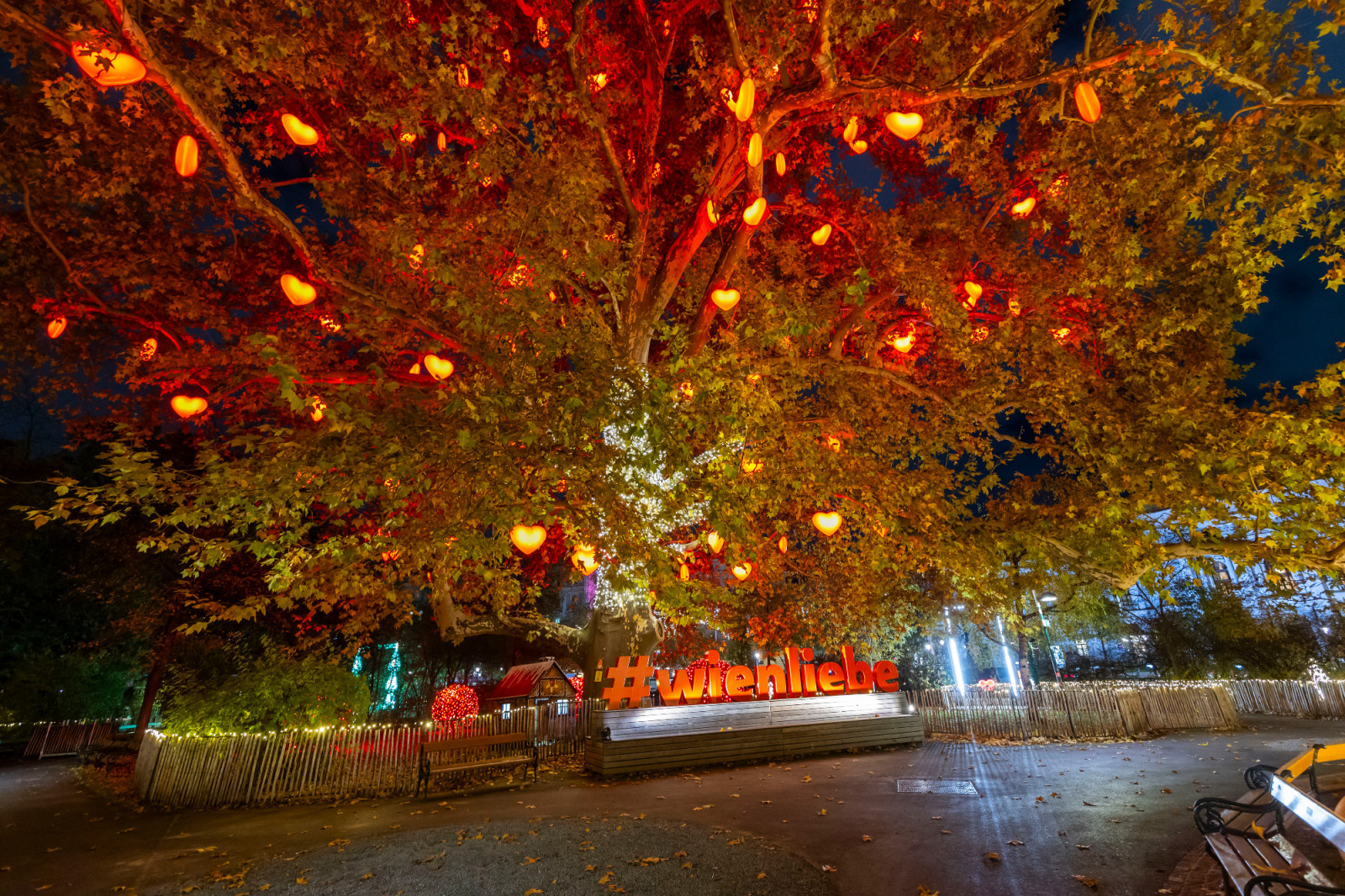 Karácsonyi vásárok a bécsi adventi gazdaság mozgatórugói