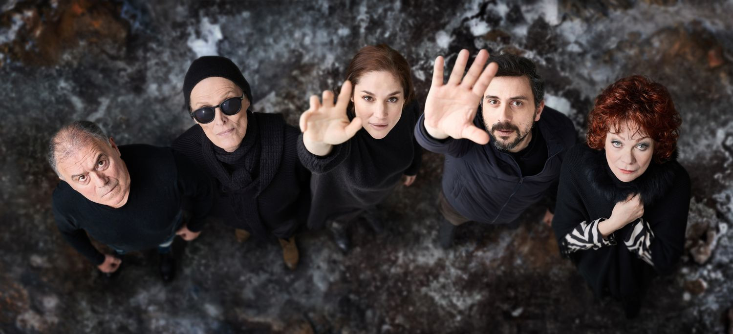 Parádés szereposztással érkezik a Centrál Színházba A Macskalápon Parádés szereposztással érkezik a Centrál Színházba A Macskalápon